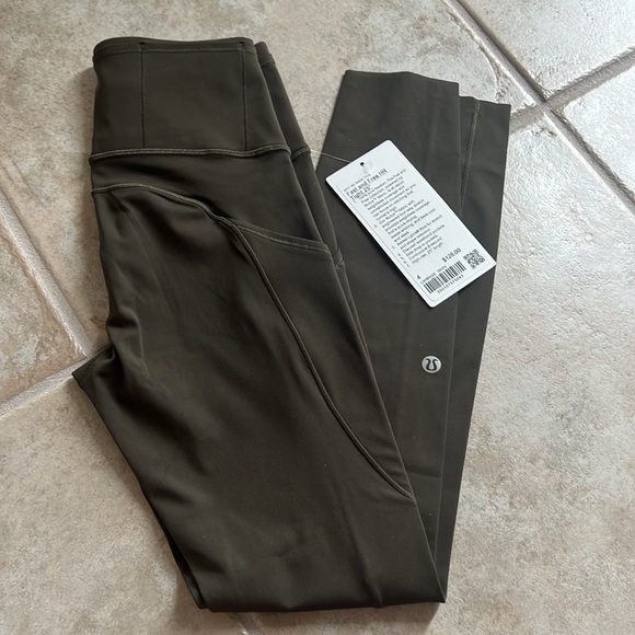 🆕❤️NWT LULULEMON Fast & Free 25” Tight - Picture 6 of 9